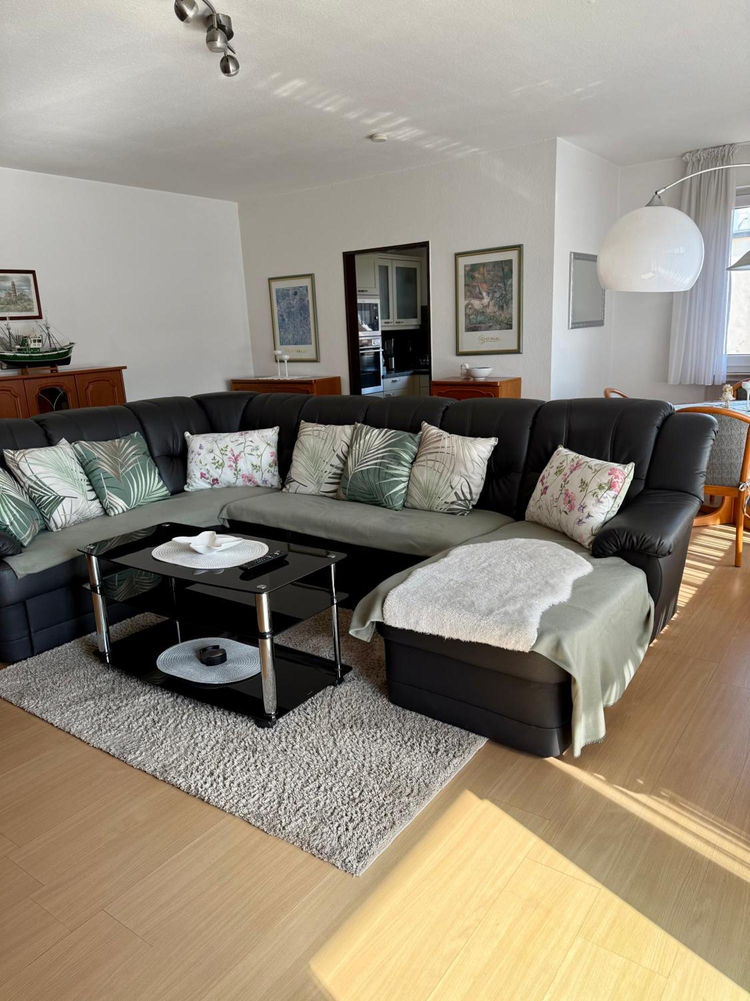שוולם Lichtdurchflutete Grosse Wohnung מראה חיצוני תמונה